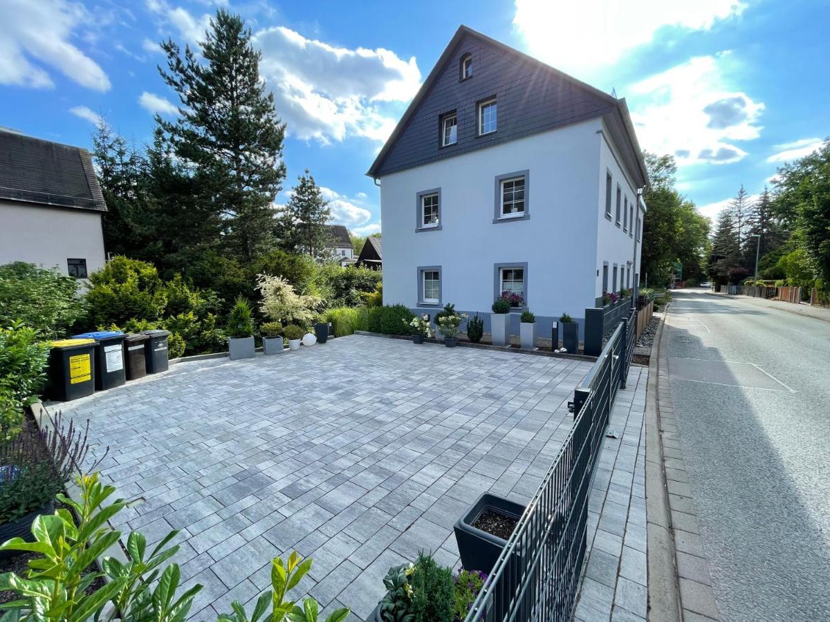 Ferienhaus Villa Adelsberg Mit Dachterrasse In Zentraler Lage Fuer Bis Zu 10 Personen Chemnitz Exterior foto