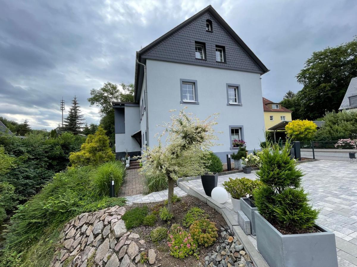 Ferienhaus Villa Adelsberg Mit Dachterrasse In Zentraler Lage Fuer Bis Zu 10 Personen Chemnitz Exterior foto